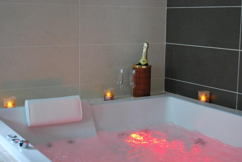 Le Clos Des Tilleuls La Vendelee Bilik gambar
